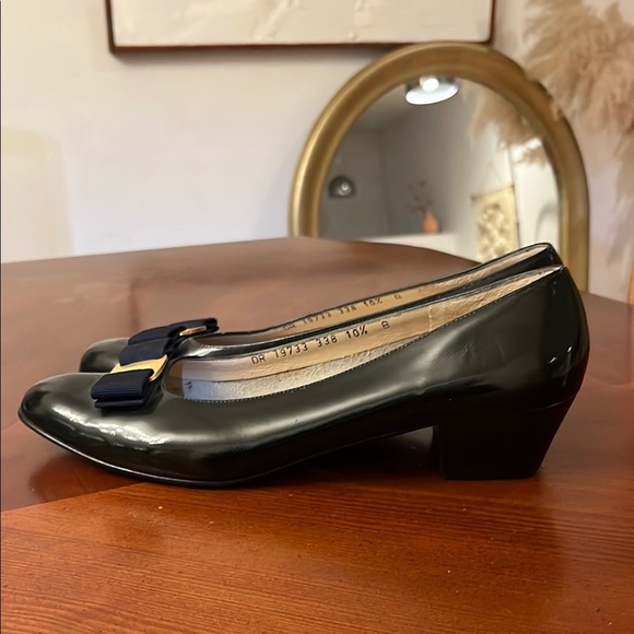Salvatore Ferragamo Vara Pump Black Leather 10.5 - Picture 4 of 14
